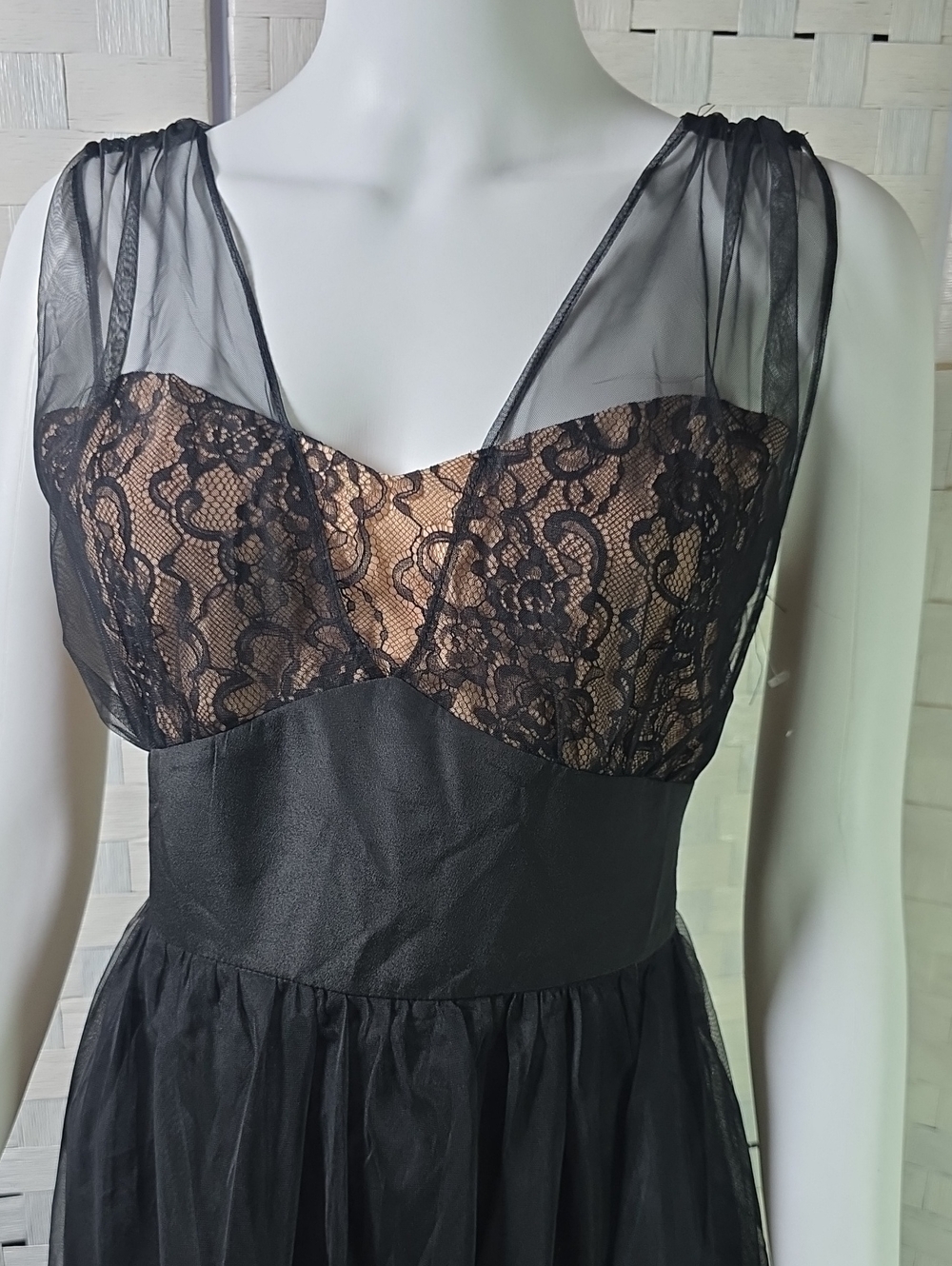 Retro Stage Dress - Picture 3 of 10